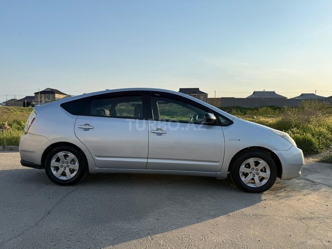 Toyota Prius-4