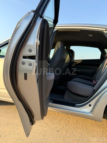 Toyota Prius-12