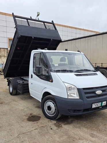 Ford Transit-5