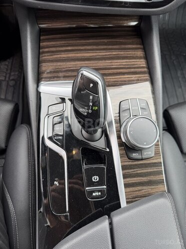 BMW 530-11
