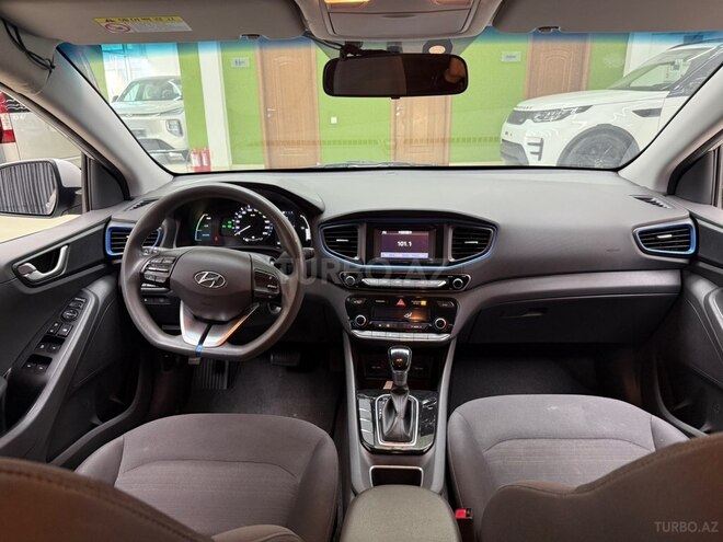Hyundai IONIQ-8