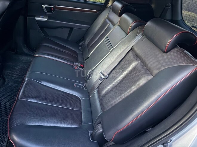 Hyundai Santa Fe-13