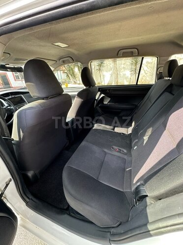 Toyota Corolla Fielder-7