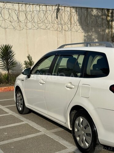Toyota Corolla Fielder-3