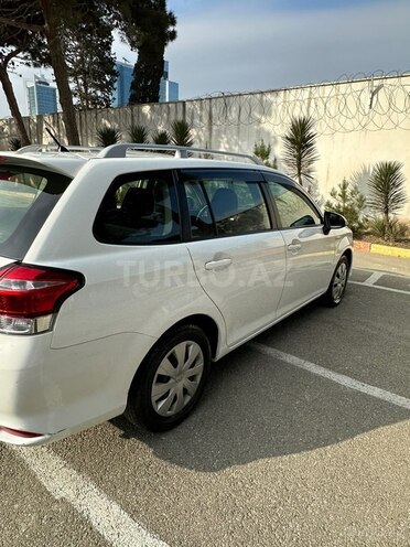 Toyota Corolla Fielder-2