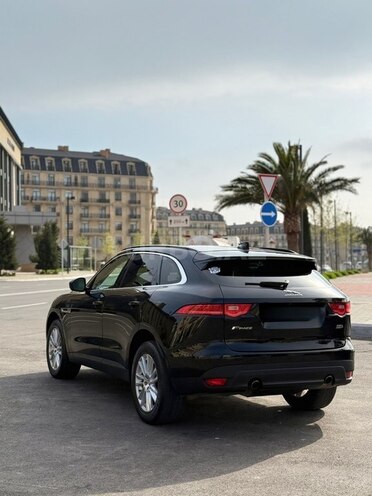 Jaguar F-Pace-4