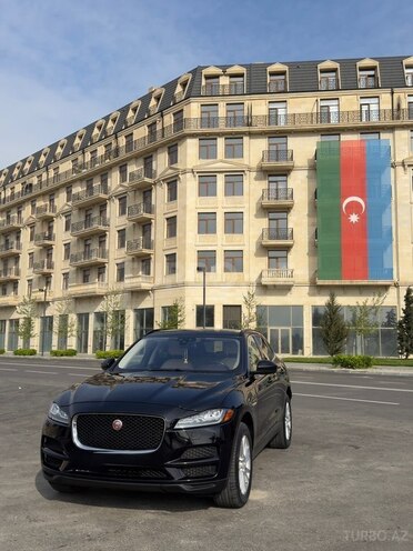 Jaguar F-Pace-2