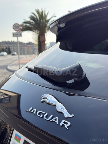 Jaguar F-Pace-14