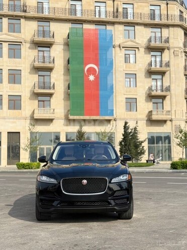 Jaguar F-Pace-1