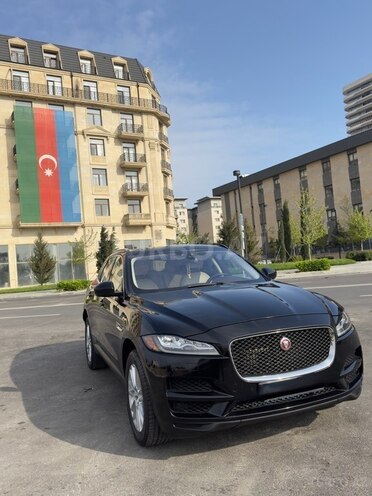 Jaguar F-Pace-3