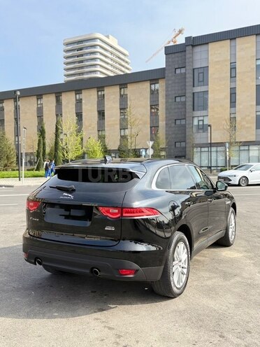 Jaguar F-Pace-5