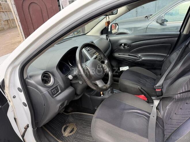 Nissan Versa-5