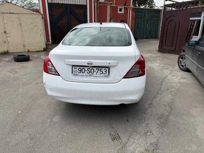 Nissan Versa-2