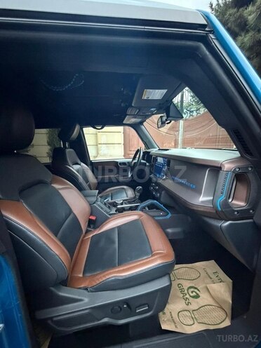 Ford Bronco-6