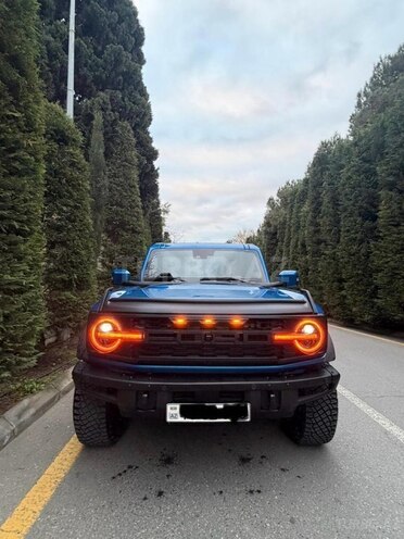 Ford Bronco-1