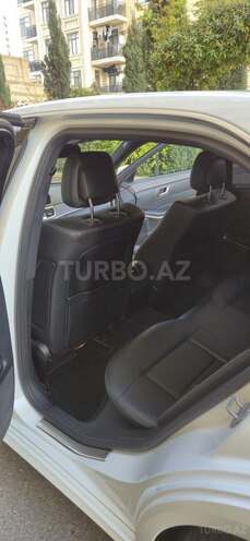 Mercedes E 200-13