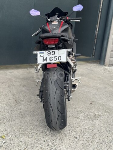 Honda CBR650R-2