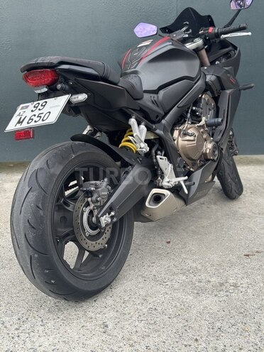 Honda CBR650R-3