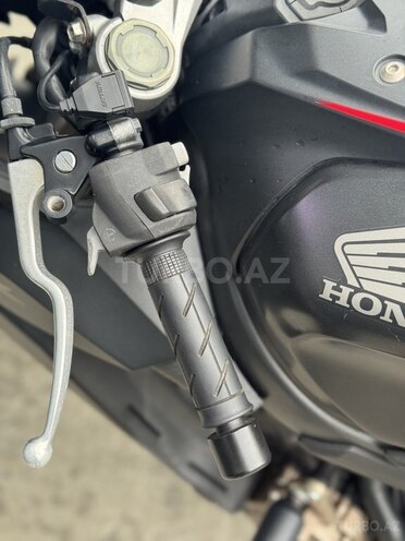Honda CBR650R-5