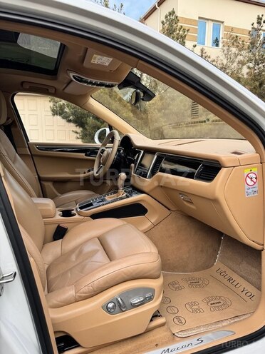 Porsche Macan S-10