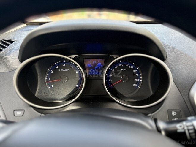 Hyundai ix35-13