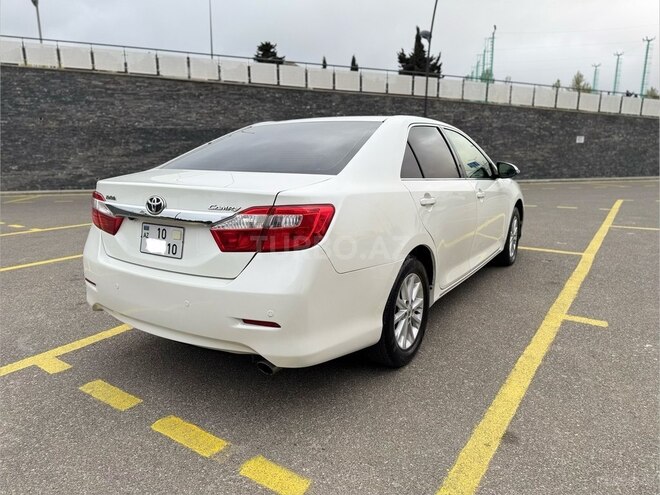 Toyota Camry-5