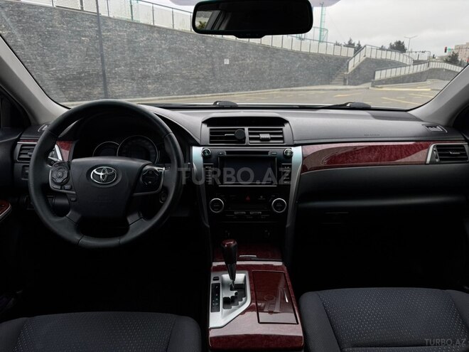 Toyota Camry-6