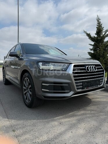 Audi Q7-3