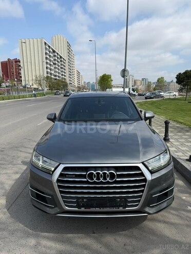 Audi Q7-2
