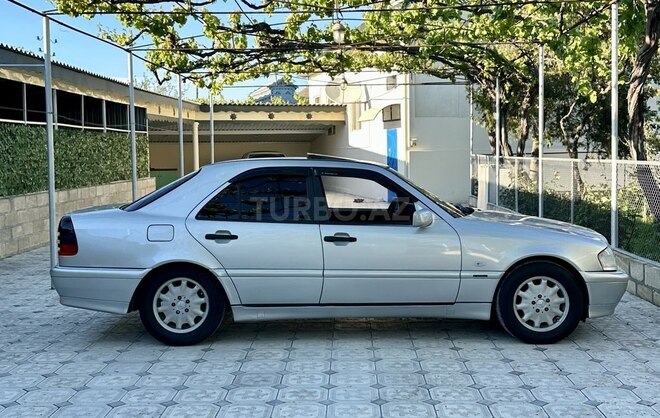 Mercedes C 180-7