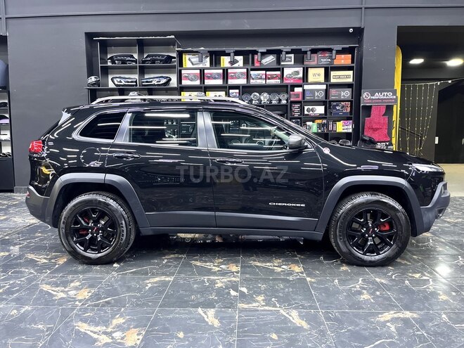 Jeep Cherokee-4