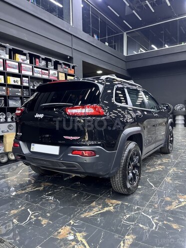 Jeep Cherokee-6