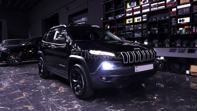 Jeep Cherokee-2