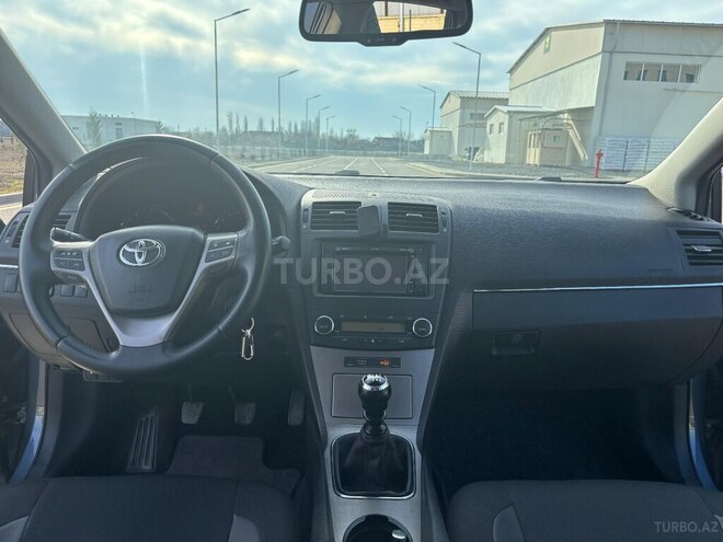 Toyota Avensis-11