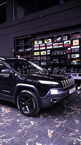 Jeep Cherokee-3