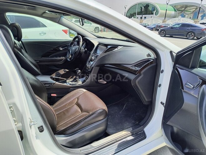 Hyundai Azera-7