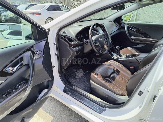 Hyundai Azera-8