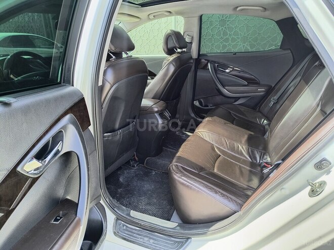 Hyundai Azera-9