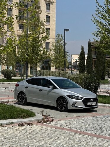 Hyundai Elantra-5