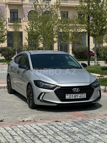 Hyundai Elantra-4