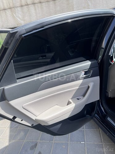 Hyundai Sonata-15