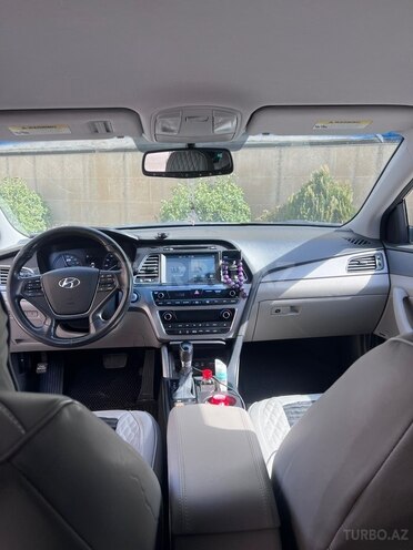 Hyundai Sonata-17