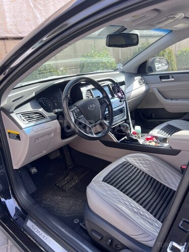 Hyundai Sonata-13
