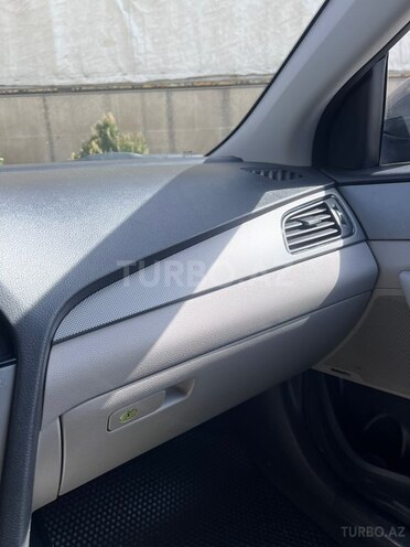 Hyundai Sonata-12