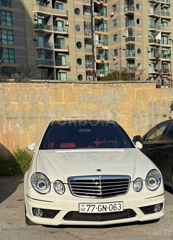 Mercedes E 63 AMG-1