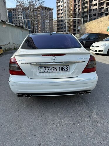 Mercedes E 63 AMG-5