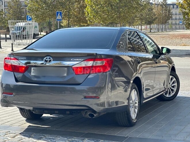 Toyota Camry-5