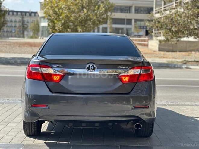 Toyota Camry-6