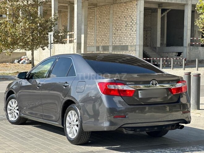 Toyota Camry-11