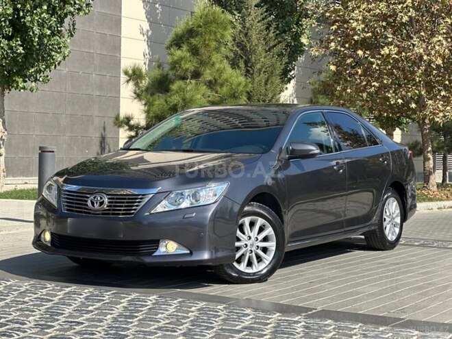 Toyota Camry-12